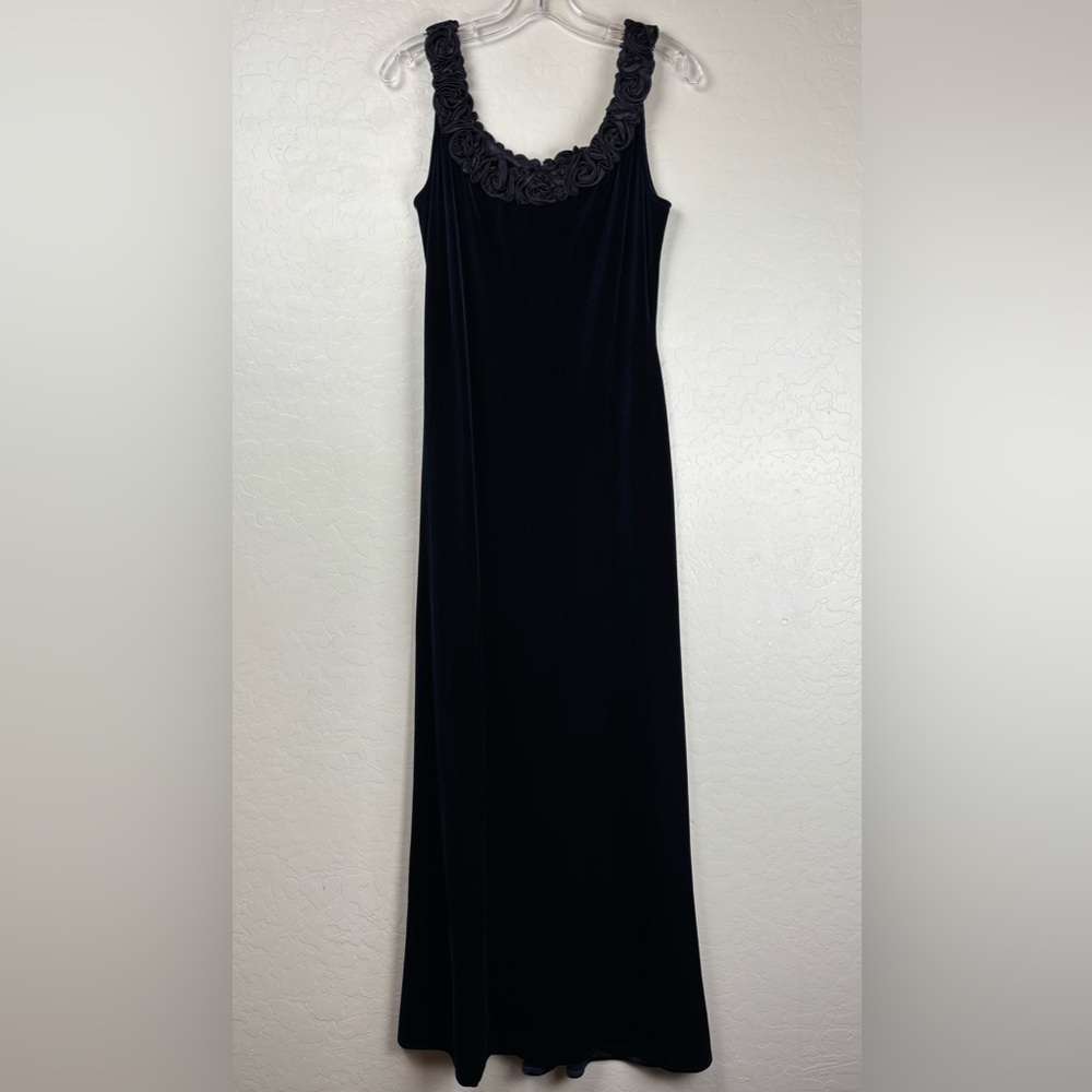 Cachet Vintage Navy Blue Velvet Rosette Maxi Dress‎ Gown Womens Size 10 USA 1173